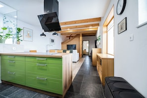 Appartement Confort | Cuisine privée | Bouilloire électrique, grille-pain