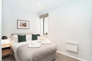 1 bedroom, iron/ironing board, WiFi, bed sheets - 1BR Apartment in Waterloo near Crosby Coastal Park (Liverpool)