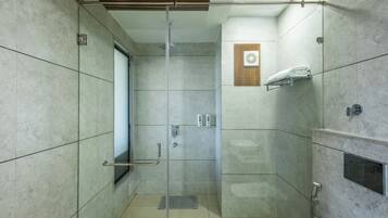 Deluxe Double Room, City View | Bathroom