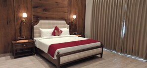 Deluxe Double Room, Balcony, Mountain View