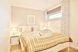 1 bedroom, iron/ironing board, free WiFi