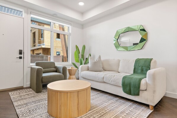 Smart TV, fireplace, offices