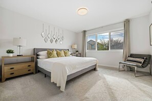 4 bedrooms, desk, iron/ironing board, free WiFi