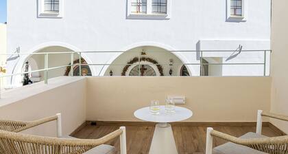 CF castle side apartment, wonderful accommodation choice up to 4 guests