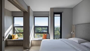 Premier Suite, City View | 1 bedroom, in-room safe, iron/ironing board, free WiFi