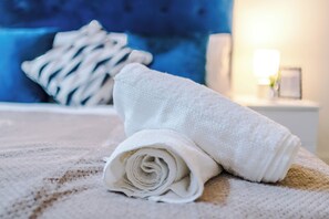 坐浴桶、提供毛巾、番梘、洗頭水