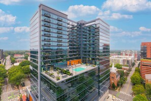 Exterior - High-rise Apt Raleigh Free Parking Sunset View 1 (Raleigh)