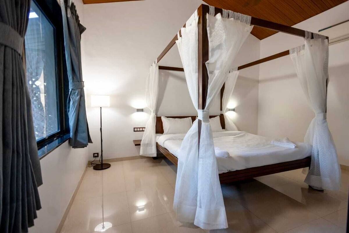 Premium Cottage Cabana Rooms | Desk, free WiFi