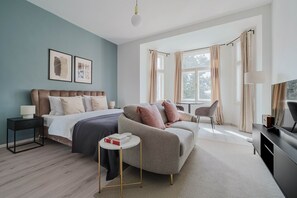 Iron/ironing board, free WiFi, bed sheets - Blueground | Vršovice, furnished, dining area (PRG-13) (Prague)