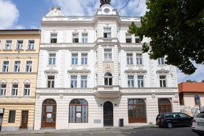 Exterior - Blueground | Vršovice, furnished, dining area (PRG-13) (Prague)