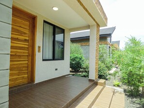 Front of property - RITZY ARCADIA COTTAGES (Arusha)