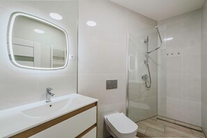 Hair dryer, towels