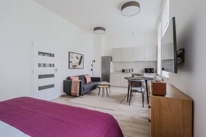 Iron/ironing board, free WiFi, bed sheets - Blueground | Prague 3, furnished, Žižkov Tower (PRG-34) (Prague)