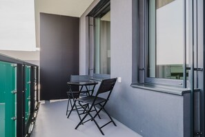 Outdoor dining - Blueground | Žižkov, New build & student apt (PRG-40) (Prague)