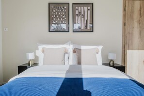 1 habitación, tabla de planchar con plancha, wifi gratis y ropa de cama 