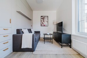 TV - Blueground | Prague 7, furnished, close to offices (PRG-22) (Prague)