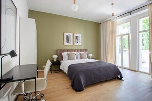 1 habitación, tabla de planchar con plancha, wifi gratis y ropa de cama 
