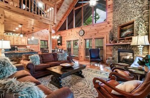 Fernseher, Kamin, Arbeitsbereiche