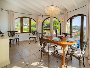 Dining - Global Leon - By Global Rental Holidays 21046 (Calpe)