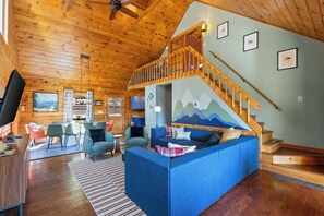 Fernseher, Kamin, Arbeitsbereiche