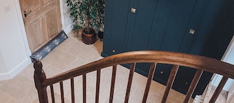 Relaxing retreat in an 1880's Chapel development, coastlines & national parks.