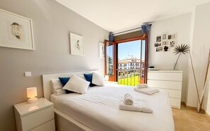 2 dormitorios, tabla de planchar con plancha, wifi gratis y ropa de cama