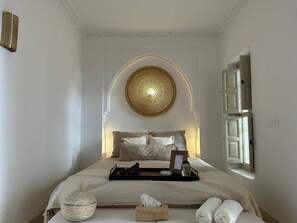 5 chambres, coffres-forts dans les chambres, fer et planche à repasser