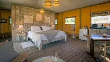 1 quarto, Wi-Fi de cortesia, roupa de cama