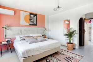 Superior Room, Partial Sea View | In-room safe, free WiFi