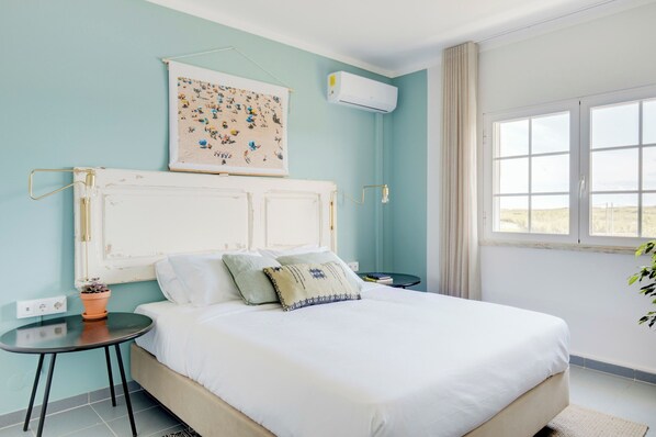 Basic Double Room, Partial Ocean View