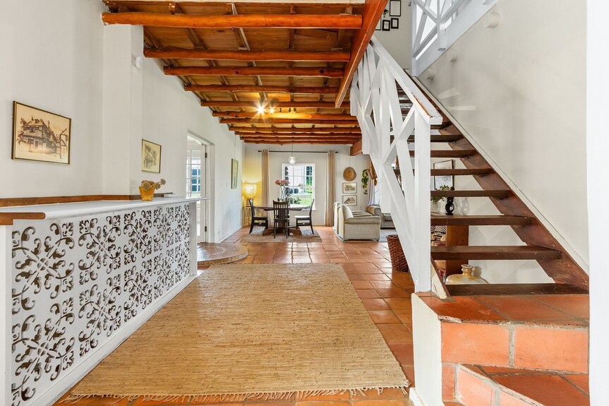 Farmhouse - Eight Bedroom House, Sleeps 14 - Somerset West