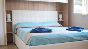 2 bedrooms, iron/ironing board, travel crib, WiFi (free) - Stefy Home (Vaccarizzo-delfino)