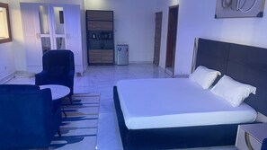 Suite, Mixed Dorm, Balcony, City View | Free WiFi - Bi hotel 1 Bi hotel 1 (Dakar)