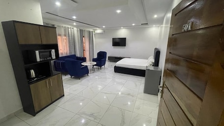 Suite, Mixed Dorm, Balcony, City View | Free WiFi