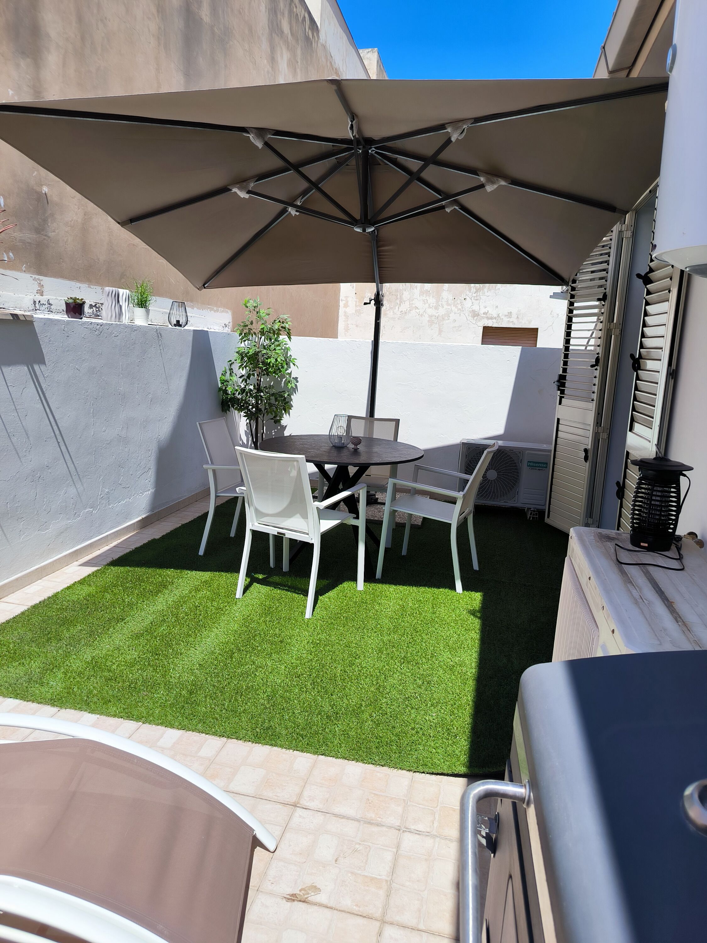 屋外ダイニングエリア