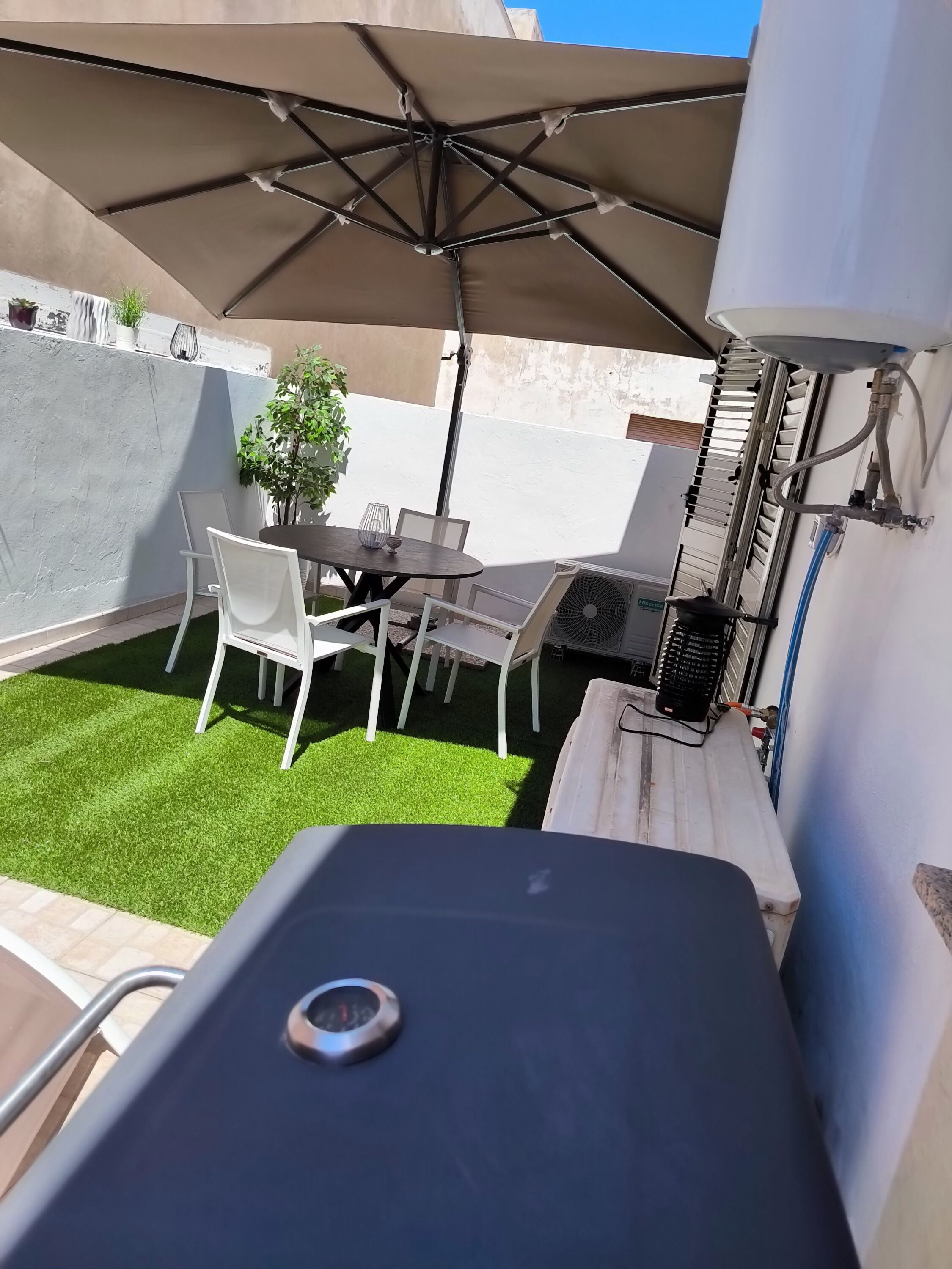 屋外ダイニングエリア