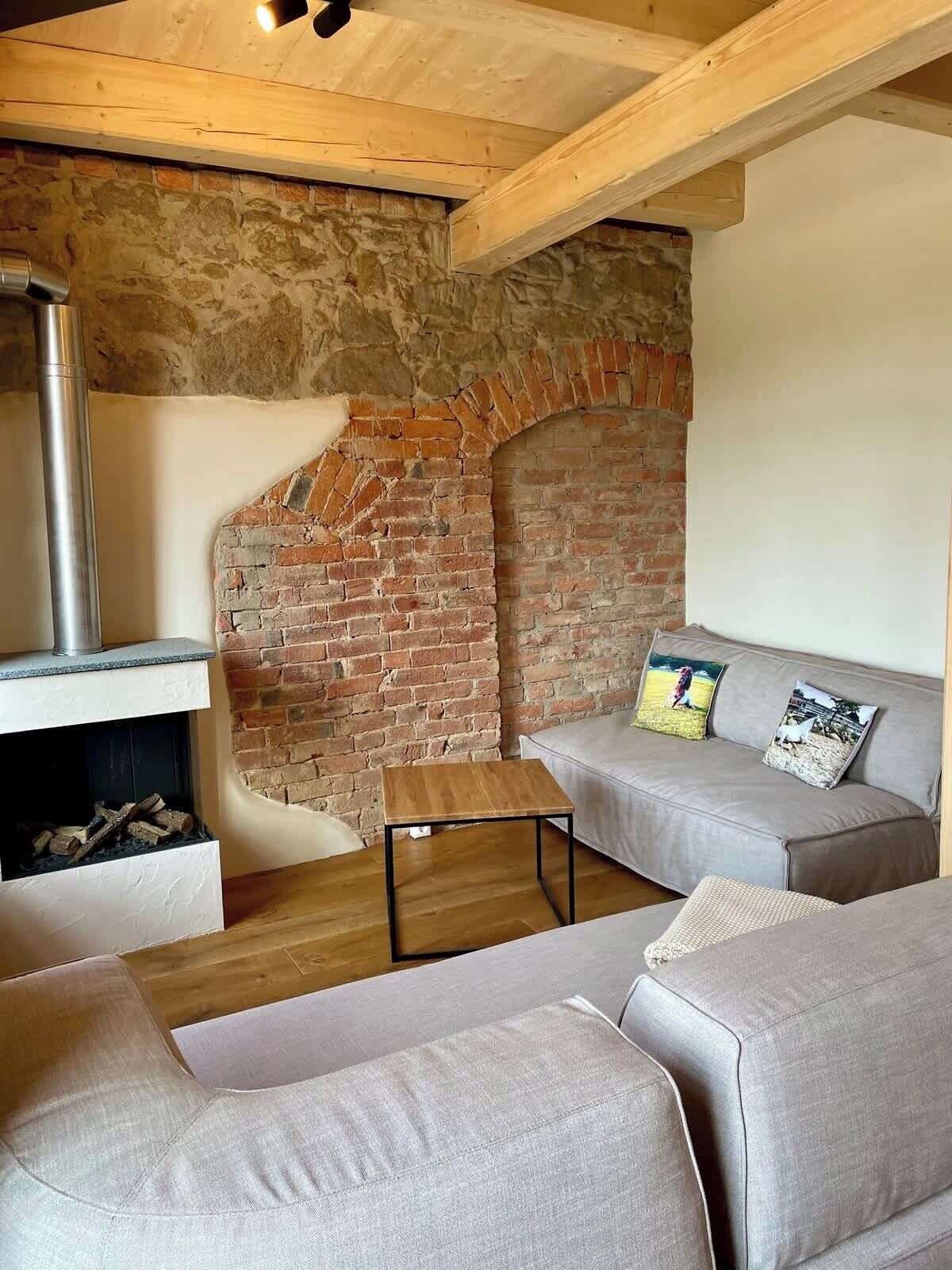 TV, fireplace, offices