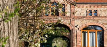 Sehr edle Architektengaleriewohnung mit Kaminofen, Whirlpool, Massagesessel, Balkon und mehr