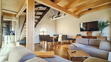Fernseher, Kamin, Arbeitsbereiche