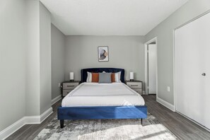 2 bedrooms, desk, iron/ironing board, travel cot - Legacy at Imperial Village 317 I 2 Bed 2 Bath (Ric hmond)