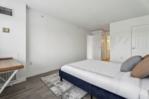 2 dormitorios, escritorio, tabla de planchar con plancha y wifi gratis