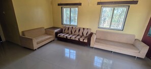 Sviitti, parveke, näköala puutarhaan | Oleskelualue