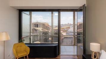 Comfort Apartment, City View | 2 bedrooms, hypo-allergenic bedding available, in-room safe