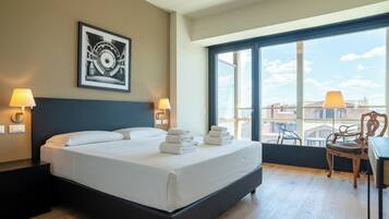 Design Apartment, City View | 2 bedrooms, hypo-allergenic bedding available, in-room safe
