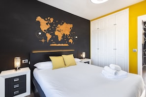 Iron/ironing board, free WiFi, bed sheets