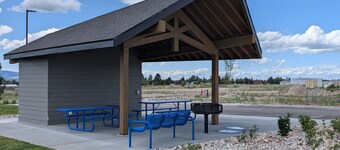 Teton Peaks Stay and Play Flat