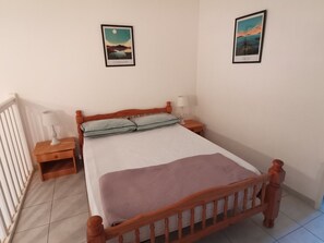 2 bedrooms - Cottage 6 People with Pool and Parking, Near Beach (Valras-Plage)