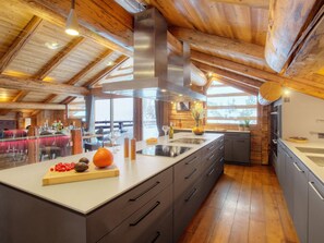 Fridge, microwave, oven, stovetop - 5★ Chalet with spa, sauna & hammam for 15 people, close to slopes (La Clusaz)