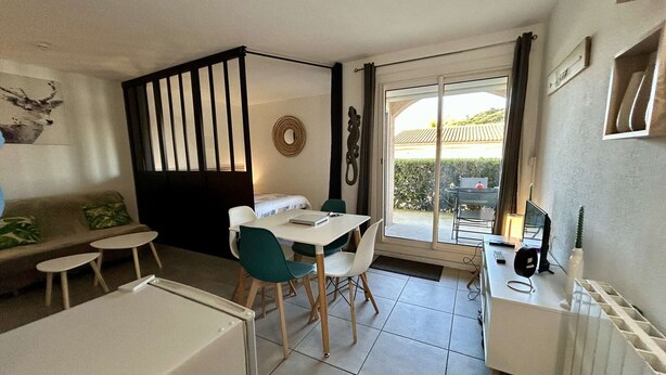 Room - Comfy studio 4 pers steps from port with terrace (Saint-Cyprien)