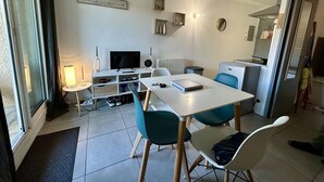 Interior - Comfy studio 4 pers steps from port with terrace (Saint-Cyprien)